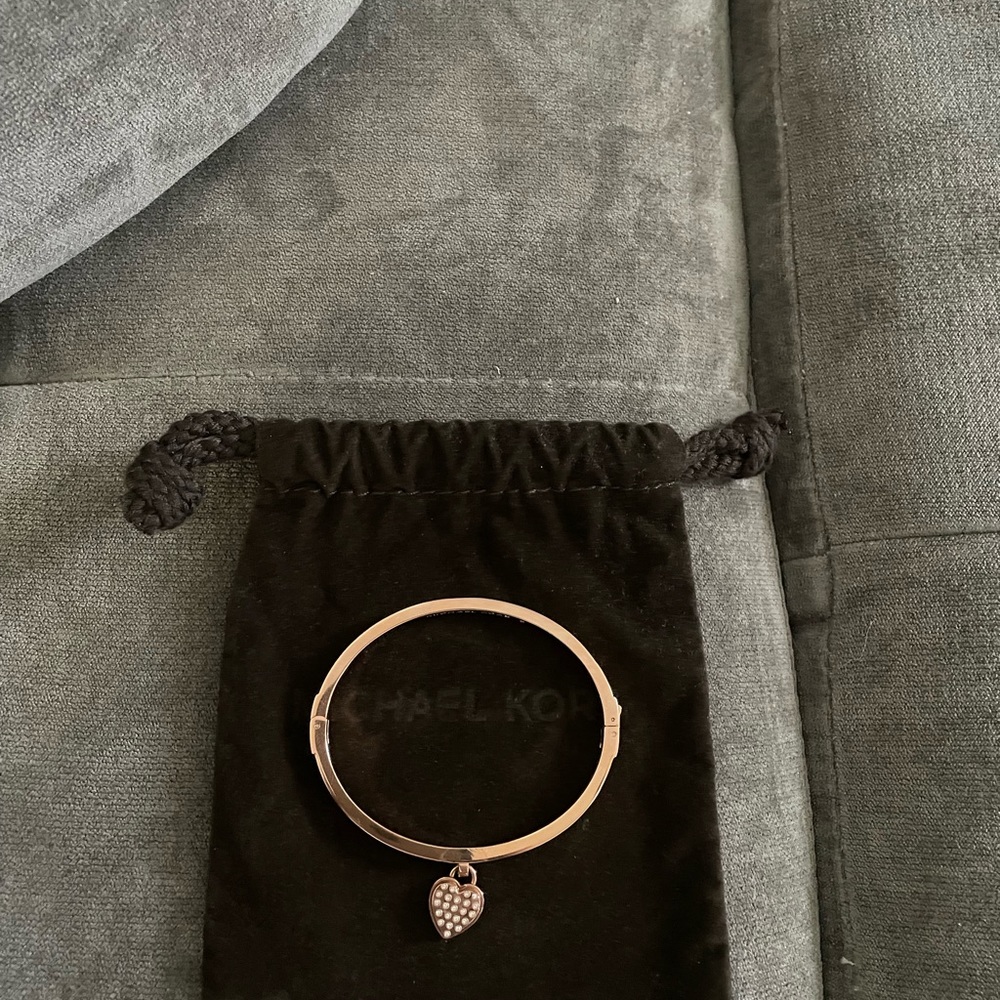 Michael Kors Women MK Logo Heart Rose gold  Bangle Bracelet Crystals MKJ5039791